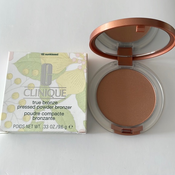 Clinique True Bronze Pressed Powder in Sunkissed - Picture 1 of 3
